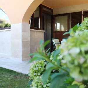 100m2, Full Opremljen, Privatni Parking. Appartamento Pola